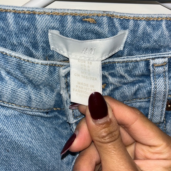 ✨Mom Jeans✨ H&M - Picture 3 of 3